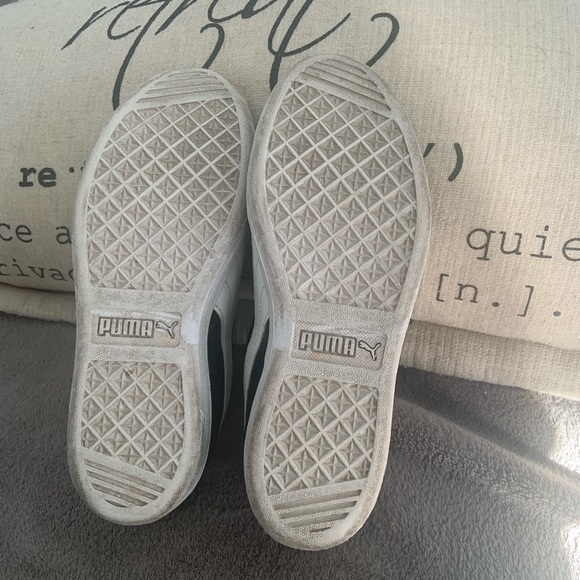 Excellent condition Puma sneakers - Picture 2 of 3